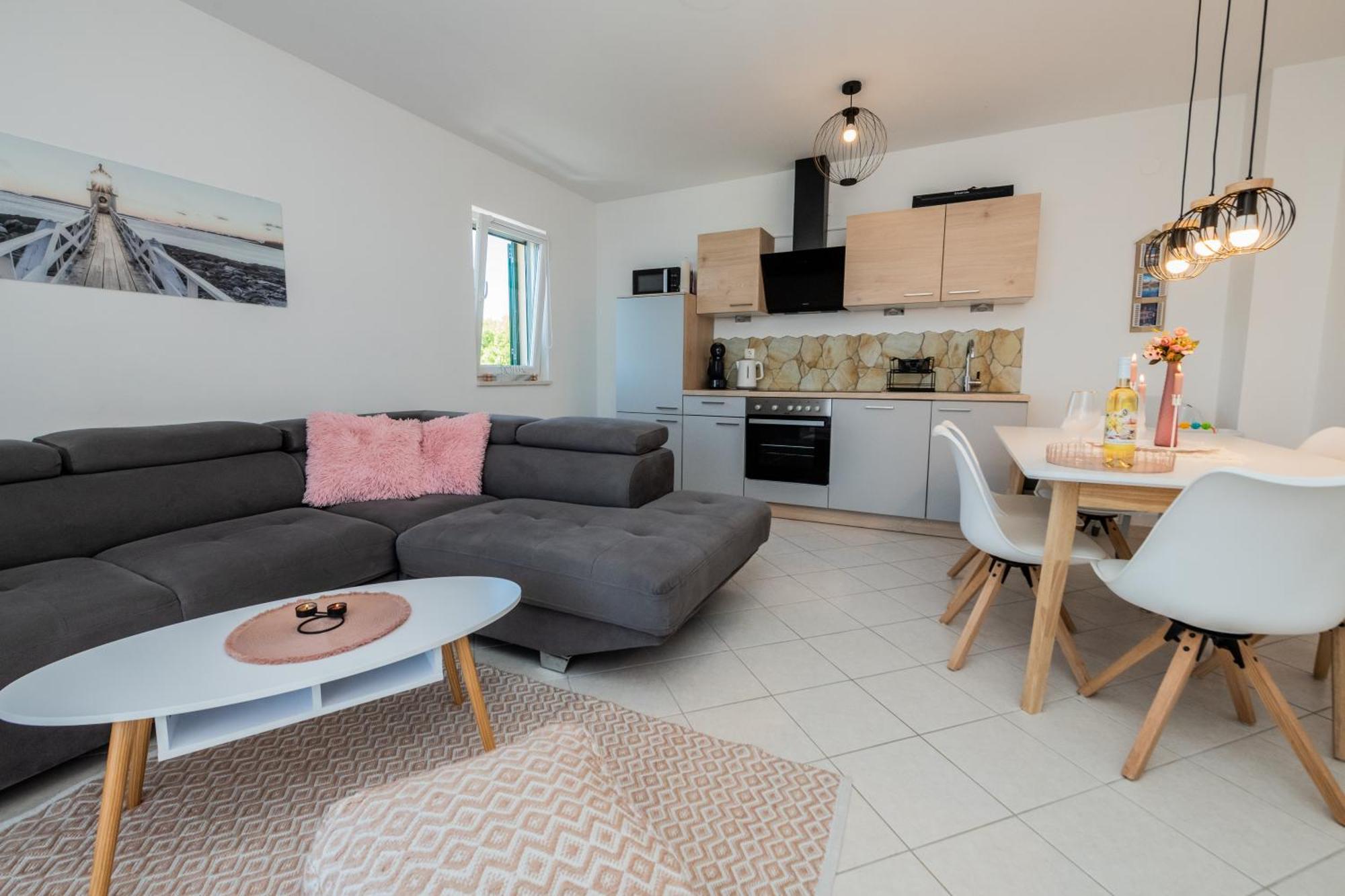 Sun Island Apartment Трогир Екстериор снимка