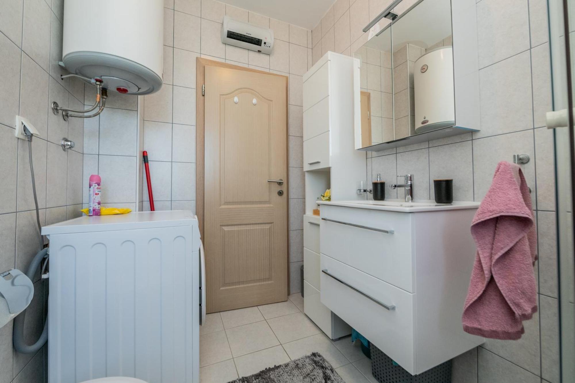 Sun Island Apartment Трогир Екстериор снимка