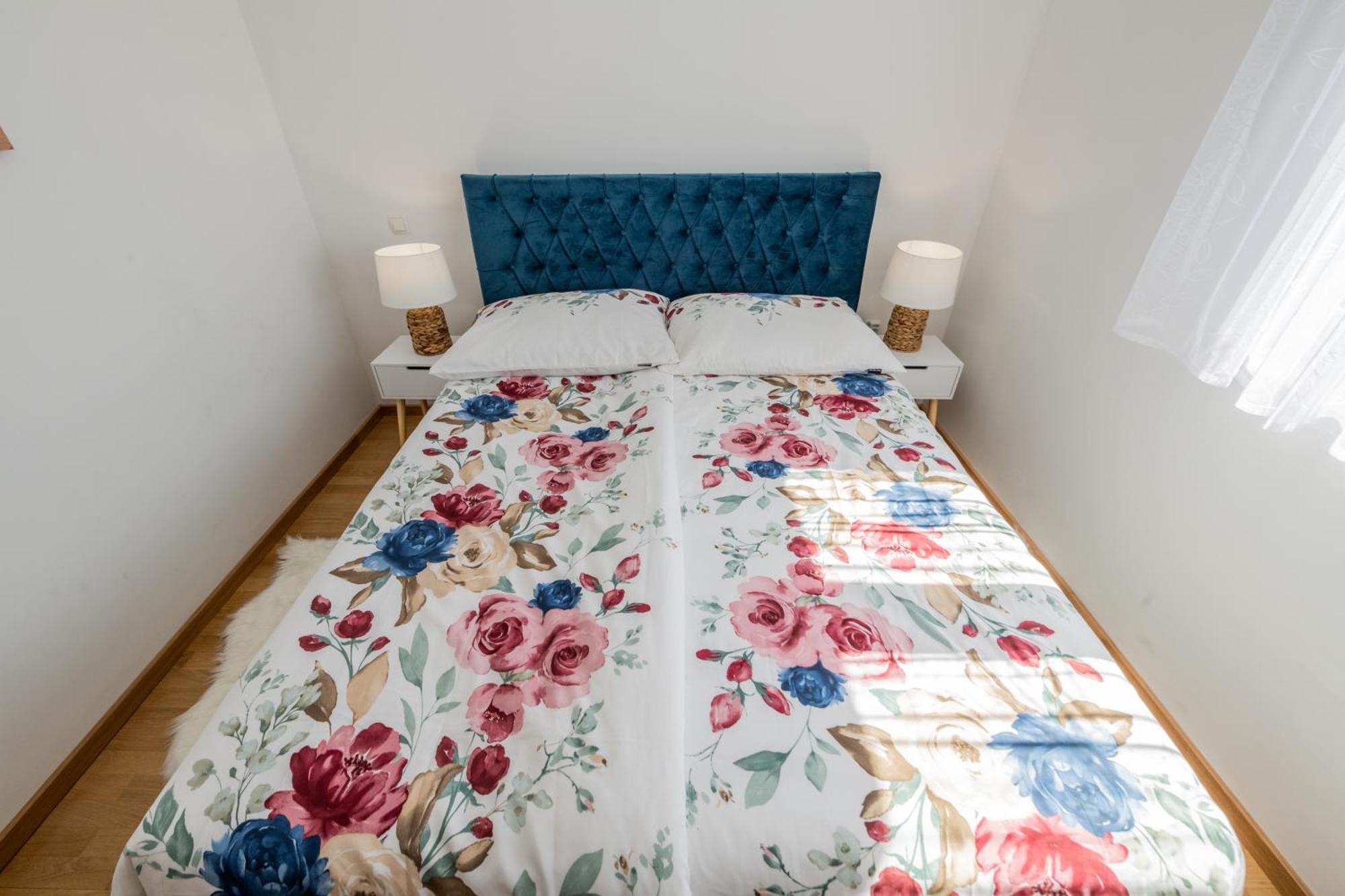 Sun Island Apartment Трогир Екстериор снимка