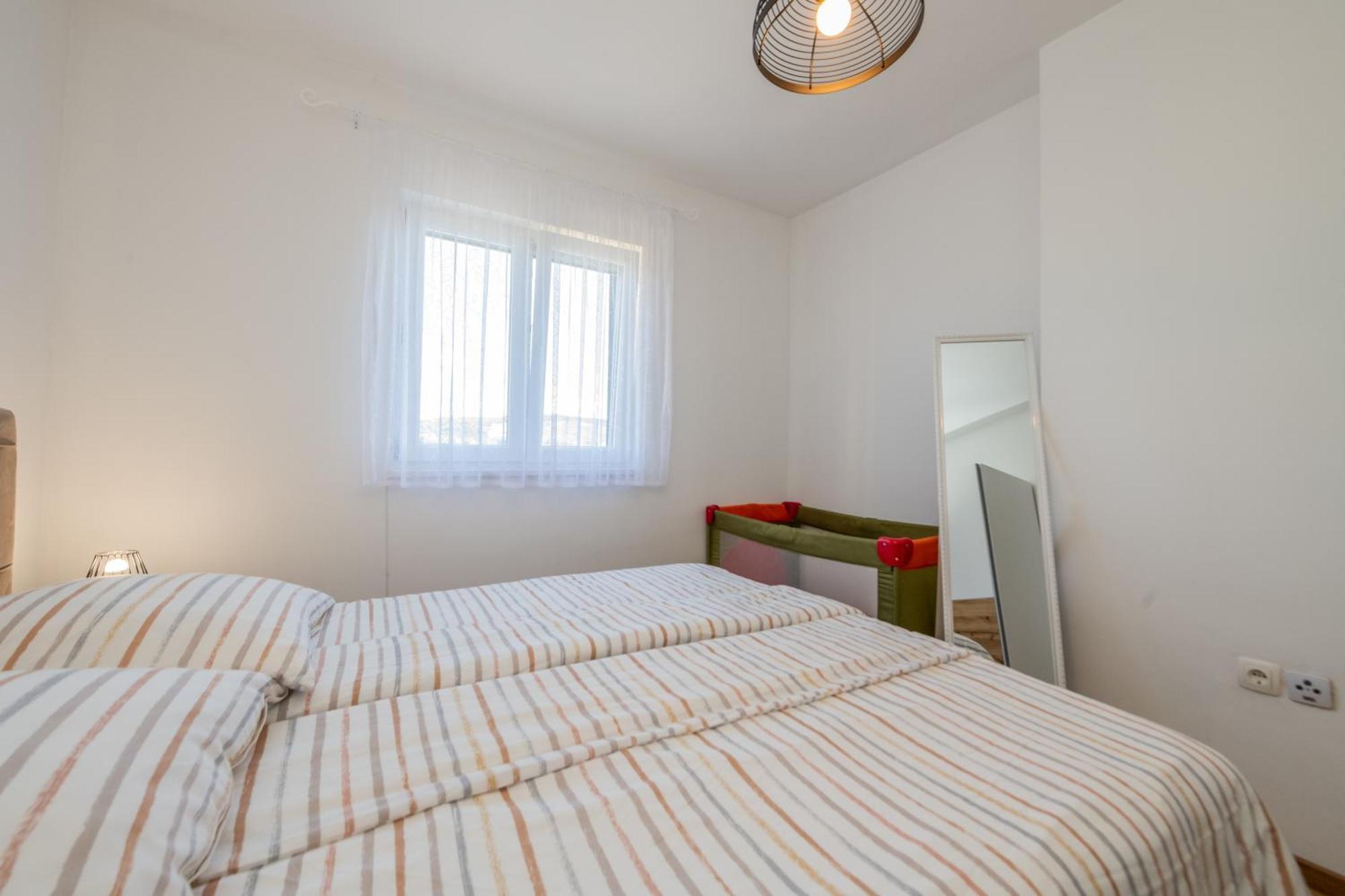 Sun Island Apartment Трогир Екстериор снимка
