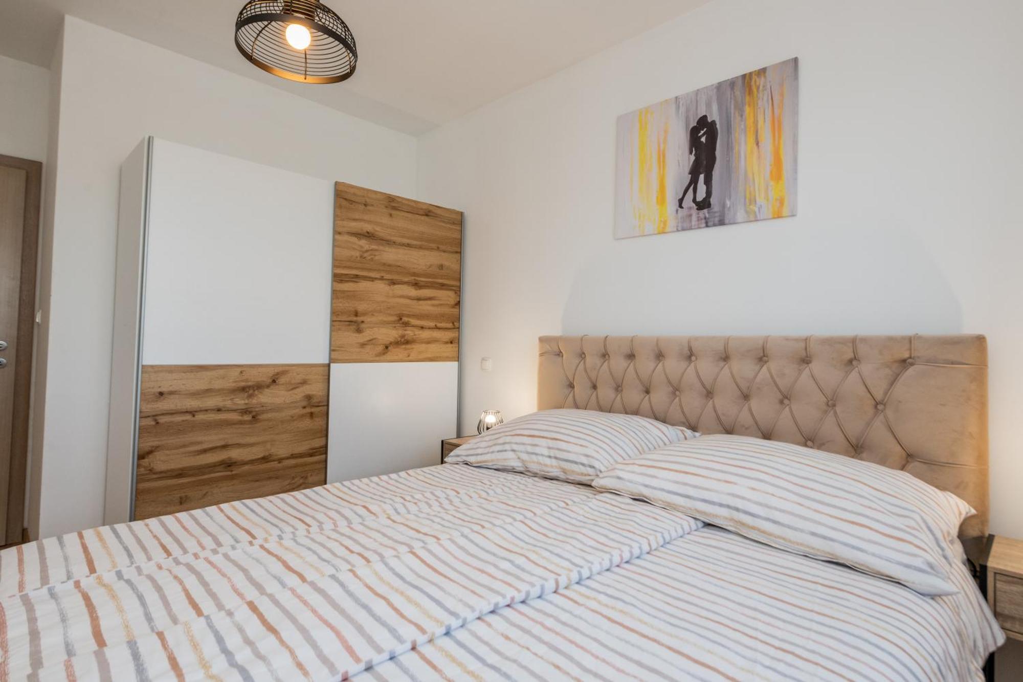 Sun Island Apartment Трогир Екстериор снимка