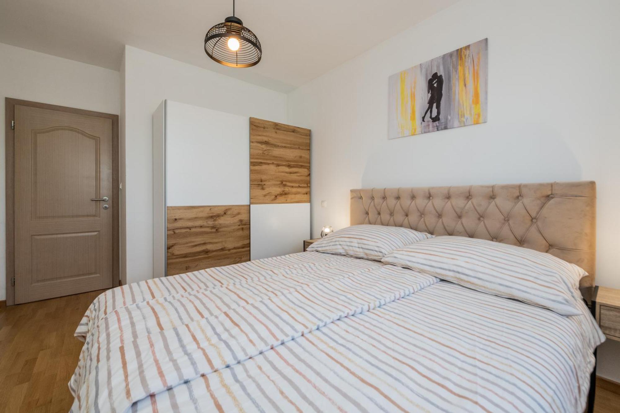Sun Island Apartment Трогир Екстериор снимка