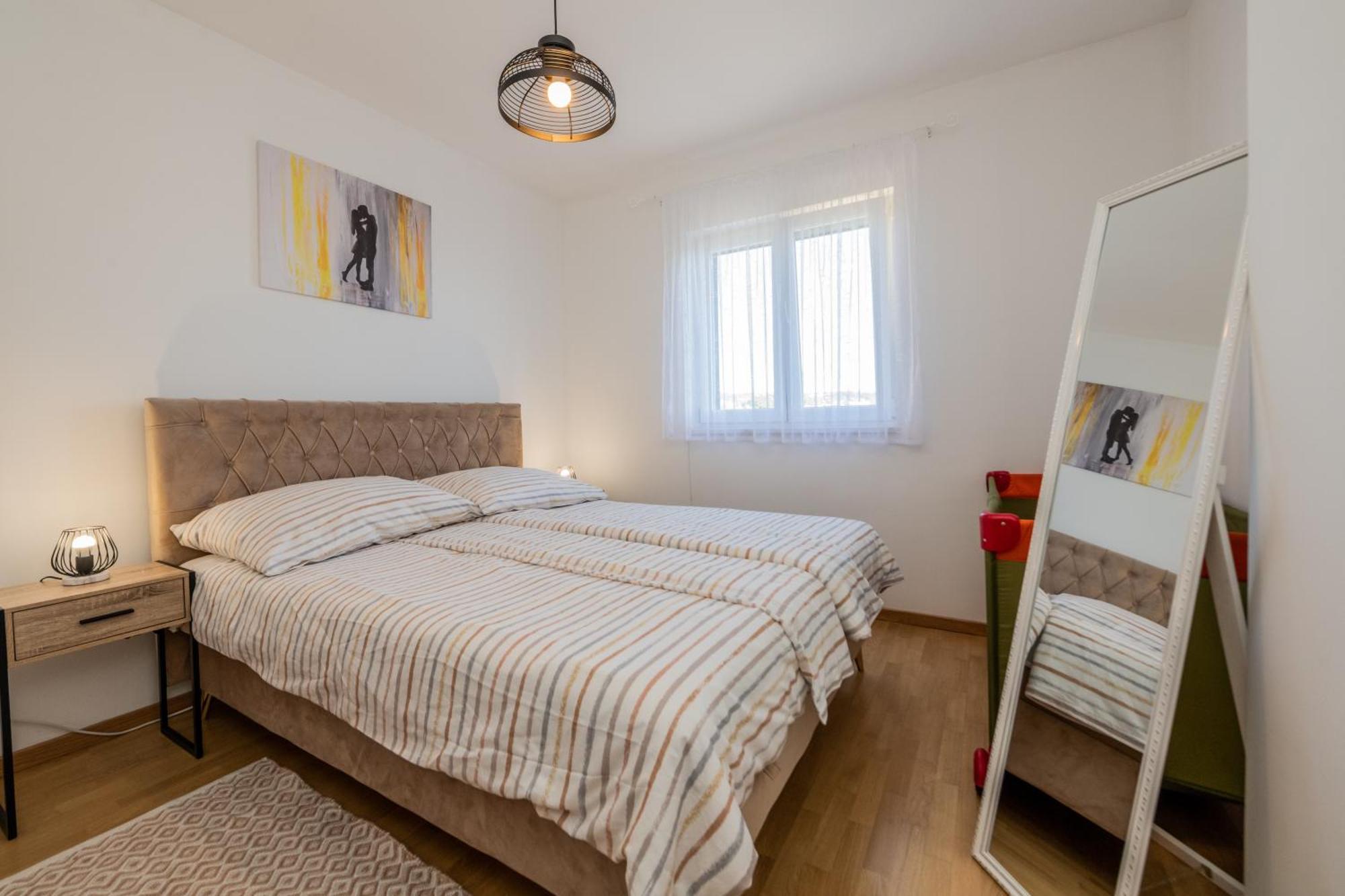 Sun Island Apartment Трогир Екстериор снимка